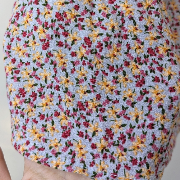 Urban Romantics Floral Puff Sleeve Crop Top - Picture 9 of 9